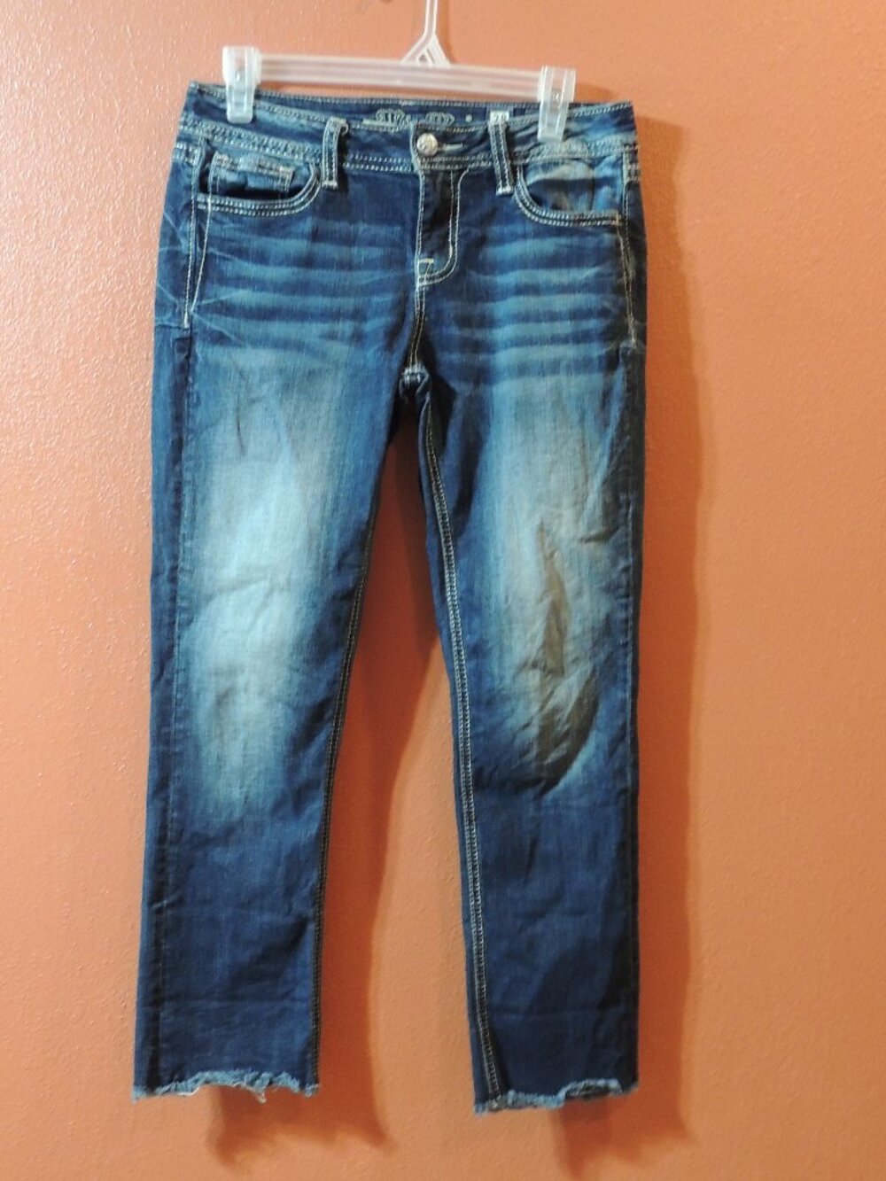 Miss Me Capri Jeans Woman 28 Distressed Pockets Outdoor Concert Music Summer Fun